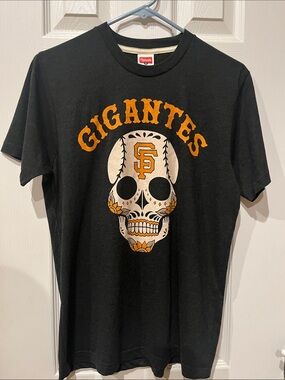 Men’s San Francisco Giants Homage Charcoal Gigantes Hyper-Local T Shirt